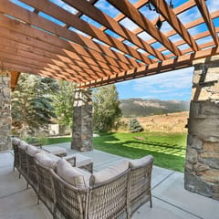 Ski & Golf Retreat w/ Stunning Mountain Views