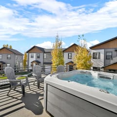 Eden Townhouse: Hot Tub & Golf Retreat w/Mountain Views