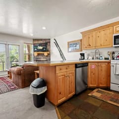 3BR Mountain Condo | Pool, Hot Tub & Sauna
