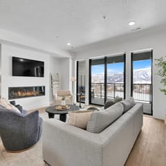 Newly Built Condo: Golf Views & Mountain Retreat