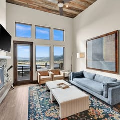 Stunning Townhome Mountain Views and Amenities