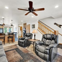 Courtyard Hot Tub Condo Near Ski Resorts & Golf