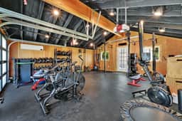 Luxurious Lake-View Retreat in Historic Old Huntsville Spa, Sauna, Hot Tub, Heated Driveway - Image 3