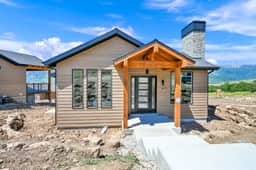 Mountain Retreat Cabin w/ Hot Tub & Stunning Views - Image 4
