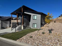 Eden House: Ski Retreat w/ Hot Tub & Views - Image 3