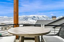 Eden House: Ski Retreat w/ Hot Tub & Views - Image 5