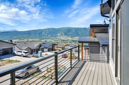 Ski Retreat: Powder Mountain Views & Hot Tub Bliss - Image 4