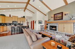 Scenic Mountain Retreat: Pool, Hot Tub, Valley Views - Image 3
