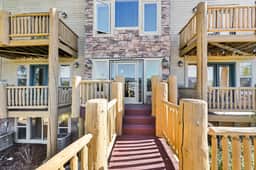 Eden Condo: Mountain Views, Pool & Jacuzzi, Close Ski Access - Image 3