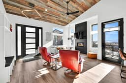 Eden Mountain Cabin: Hot Tub & Stunning Views Retreat - Image 3