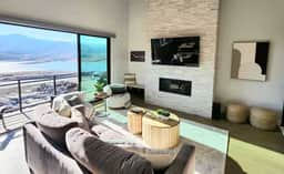 Lux Retreat Hot Tub, Pet-Friendly, Near Ski Resort - Image 3