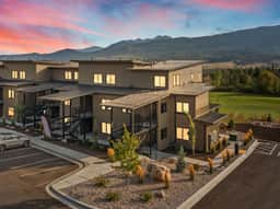 Newly Built Condo: Golf Views & Mountain Retreat - Image 3