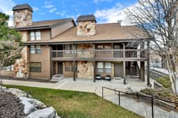 Stunning Mountain View Condo Hot Tub & Pool Access - Image 3