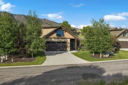 4BR Mountain View Home | Private Hot Tub | Lake & Resort Proximity | Sleeps 8 - Image 4