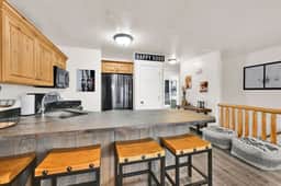 3BR Moose Hollow Condo - Pool, Hot Tub and Golf Views - Image 4
