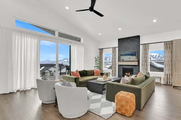 Eden House: Ski Retreat w/ Hot Tub & Views - Image 1