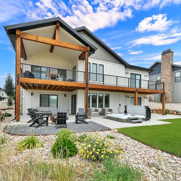 5 Bed 5 Bath Mountain Oasis with Private Hot Tub - Image 1