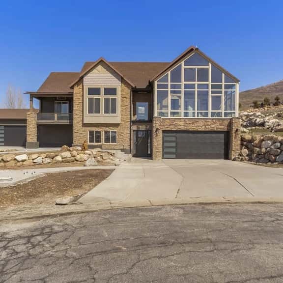 Eden Escape - 5BR Mountain Home with Private Hot Tub & Golf Course Views - Image 1