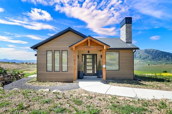 Eden Cabin w/ Hot Tub & Fireplace min to PowderMtn - Image 2