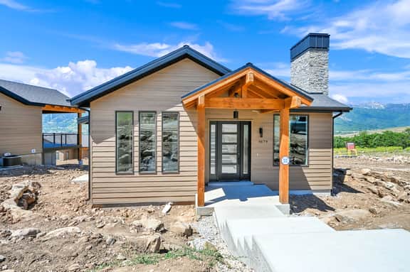 Mountain Retreat Cabin w/ Hot Tub & Stunning Views - Image 4