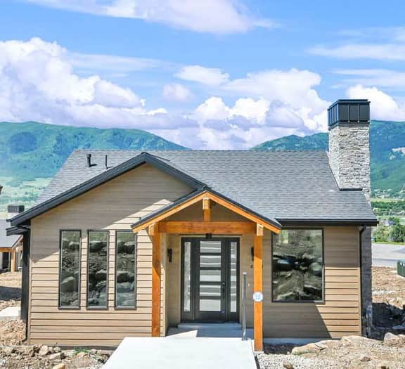 Mountain Retreat Cabin w/ Hot Tub & Stunning Views - Image 5