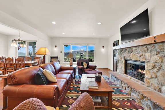 Mountain Escape w/ Valley Views & Private Hot Tub - Image 3