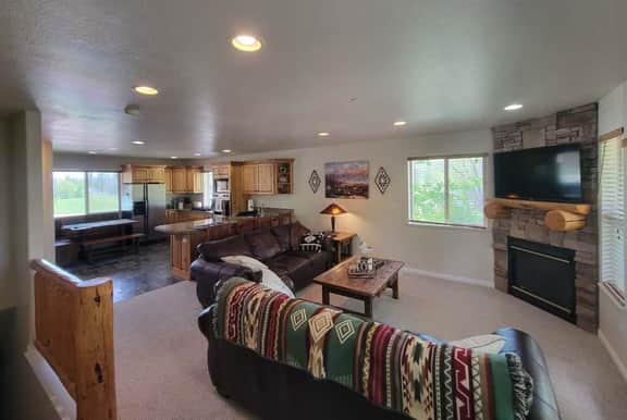 Eden Mountain Condo: Pool, Hot Tub & Fast WiFi - Image 5