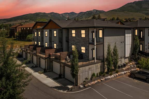 Eden Townhouse: Hot Tub & Golf Retreat w/Mountain Views - Image 3