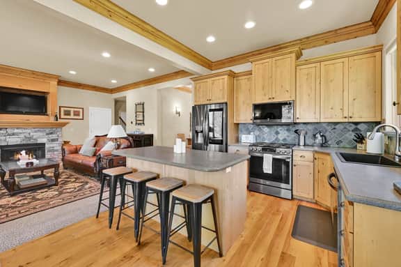 Pet-Friendly Luxury House w/ Hot Tub & Game Room - Image 5