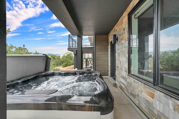 3BR Lake & Mountain View Home | Private Hot Tub | Pet-Friendly | Sleeps 6 - Image 3