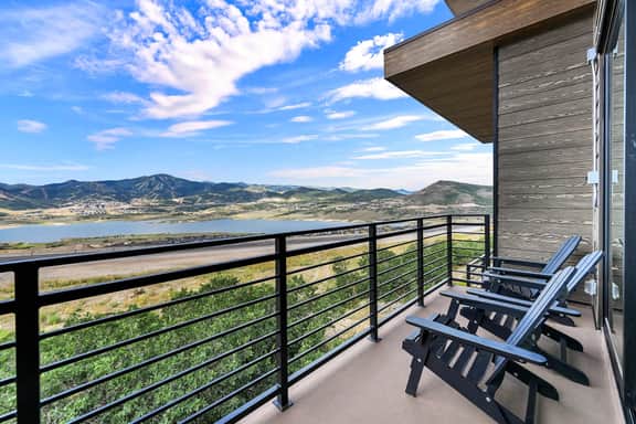 3BR Lake & Mountain View Home | Private Hot Tub | Pet-Friendly | Sleeps 6 - Image 4