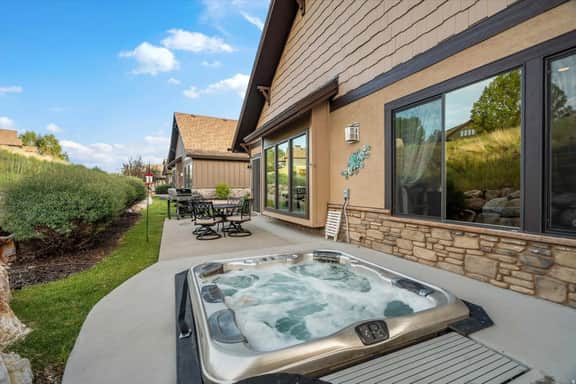 4BR Mountain View Home | Private Hot Tub | Lake & Resort Proximity | Sleeps 8 - Image 3