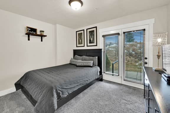 3BR Moose Hollow Condo - Pool, Hot Tub and Golf Views - Image 5
