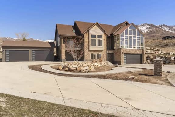 Eden Escape - 5BR Mountain Home with Private Hot Tub & Golf Course Views - Image 2