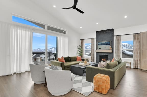 Eden House: Ski Retreat w/ Hot Tub & Views - Image 1