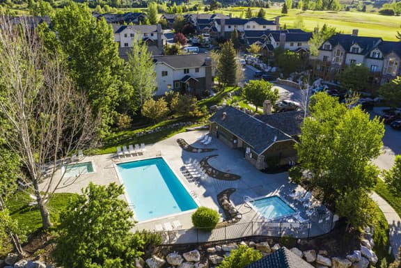 Eden Mountain Condo: Pool, Hot Tub & Fast WiFi - Image 1
