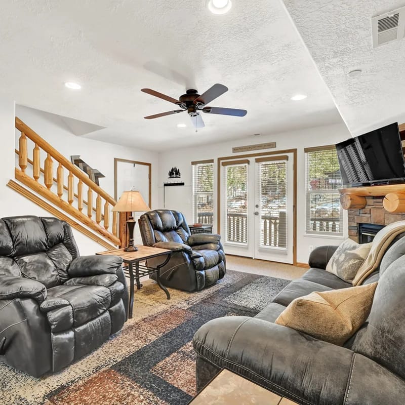 Courtyard Hot Tub Condo Near Ski Resorts & Golf